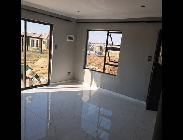 2 BEDROOM HOUSE FOR SALE IN REIGERPARK